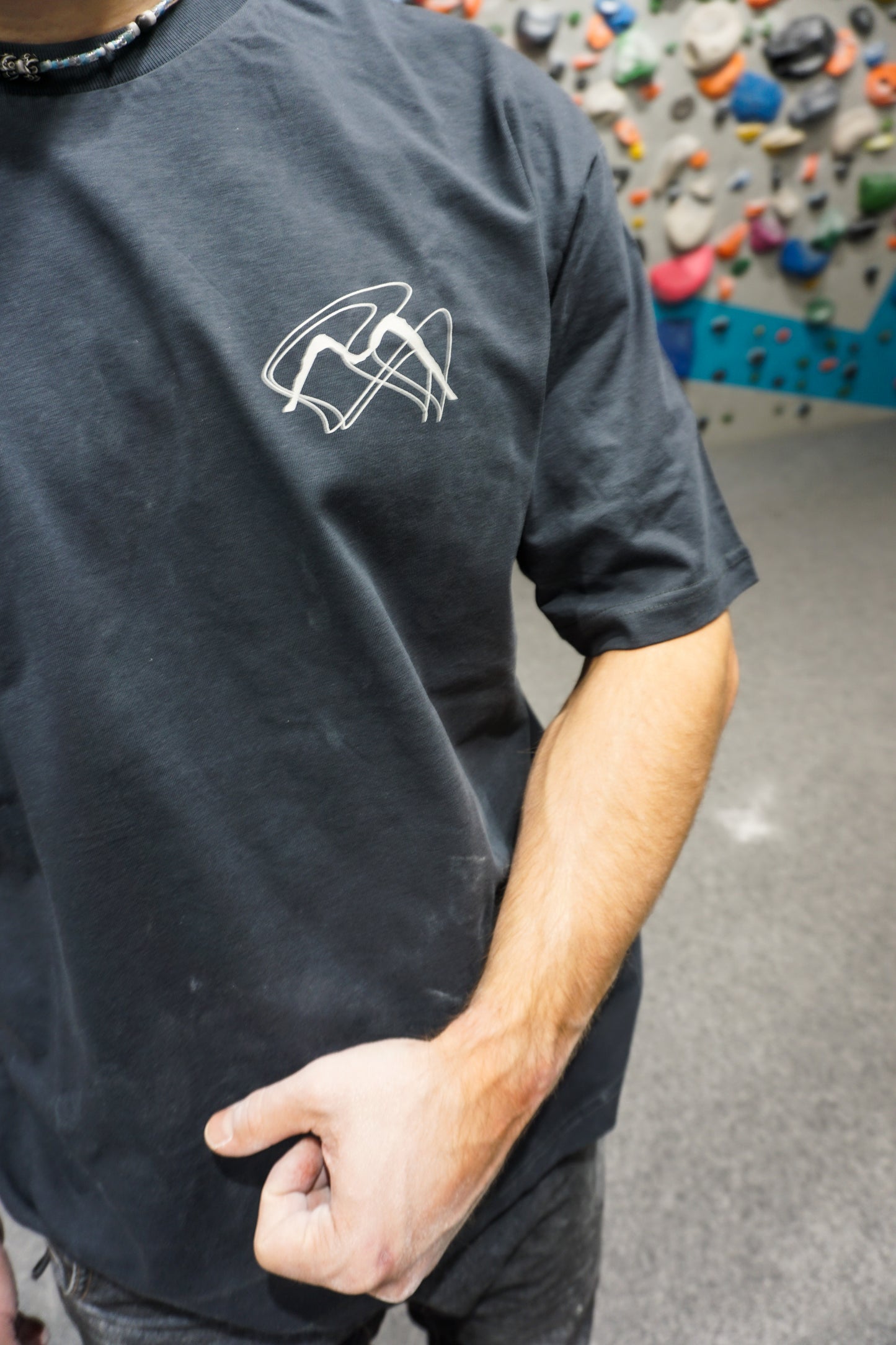 Sunday Club Tee – Grey Blue T-Shirt mit Backprint