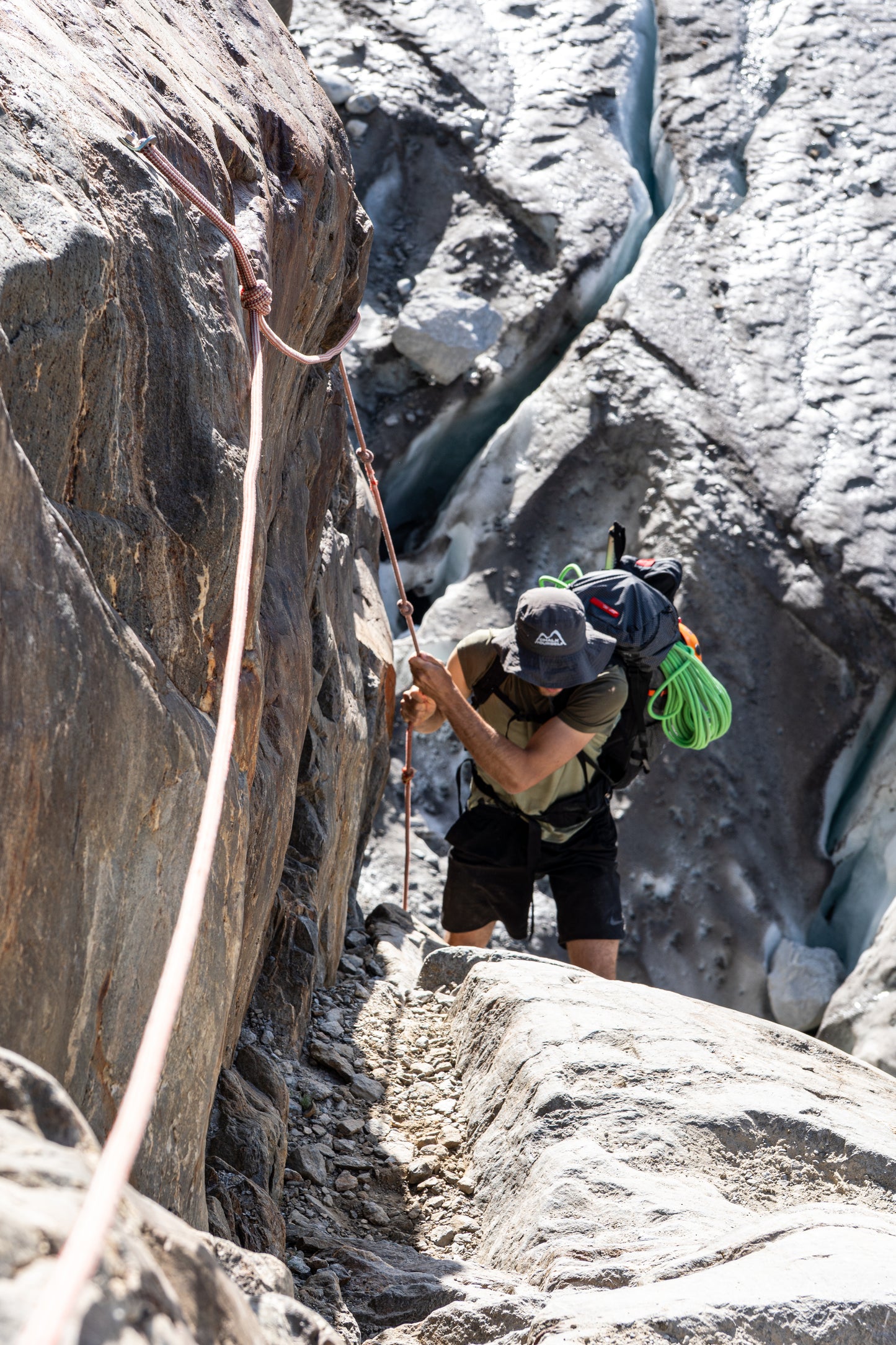 Summit Bucket Hat - Lightweight Outdoor Hat