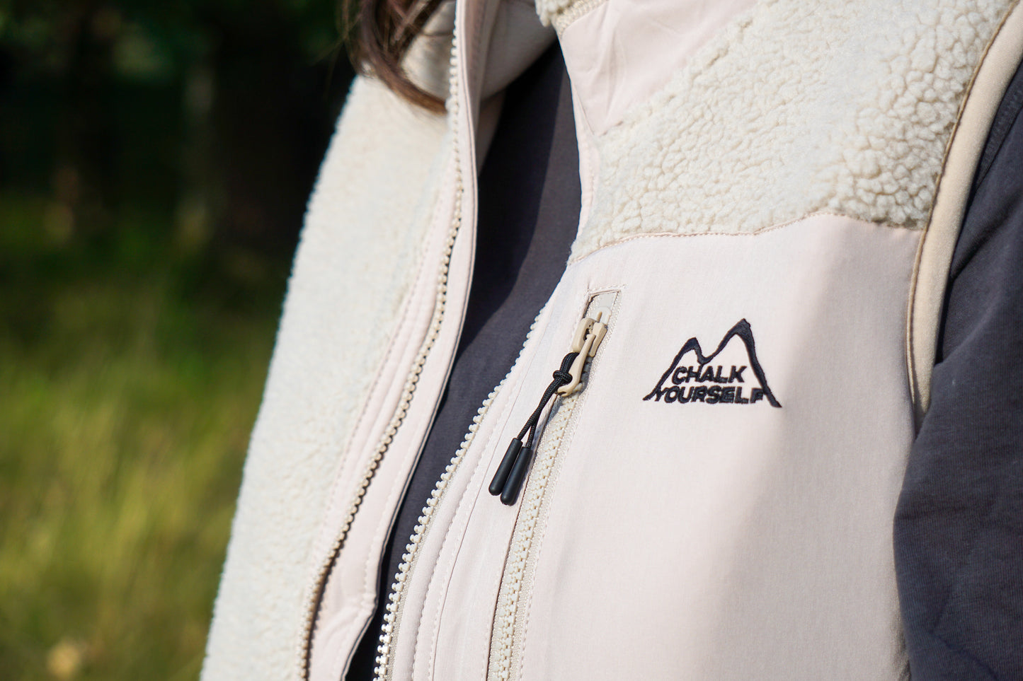 Summit Vest – Unisex Weste mit Bruststick