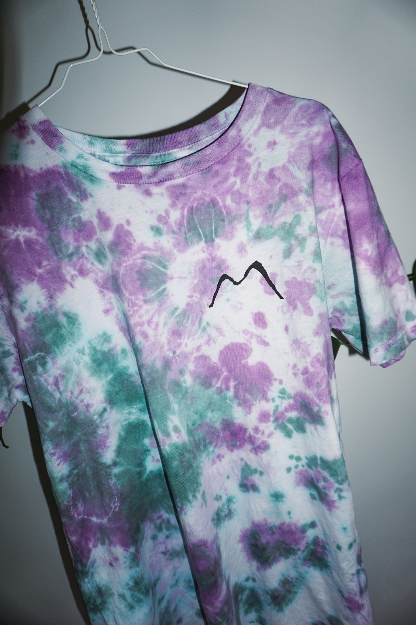 LogoShirt Wünschi – Individuelles Wunschfarben Batik T-Shirt